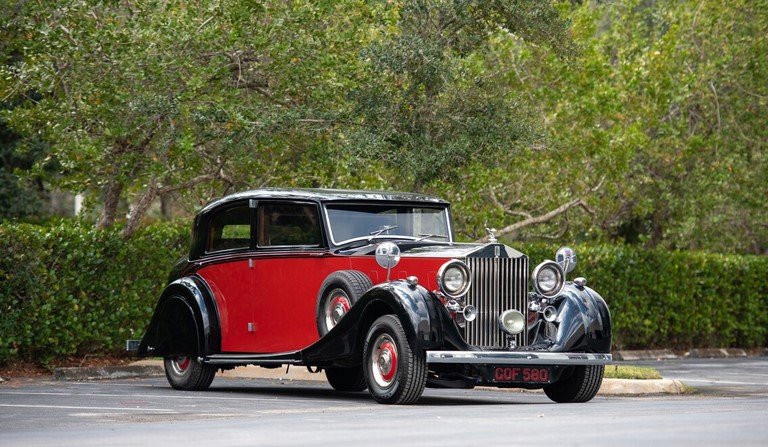 old model Royce Rolls 